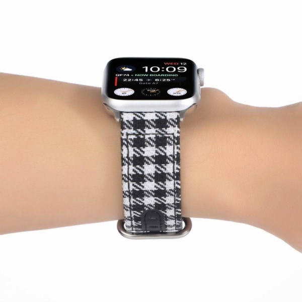 Apple Watch Series 6 / 5 44mm plaid nylon watch band - Black / W White