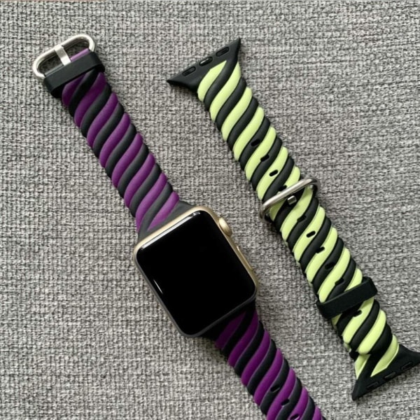 Apple Watch 40mm unik farve twist silikone urrem - Lilla / Sort Purple