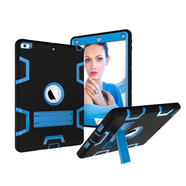 iPad (2017) Silikone cover i et smart motiv - Sort og blå Blue