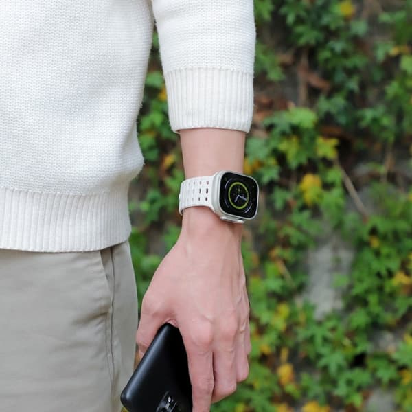 Apple Watch Series 49mm - 45mm - 44mm - 42mm Pustende silikonrem - Stjernelys White