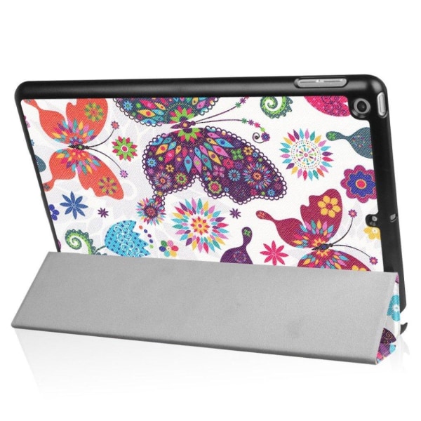 iPad (2017) mönster läderfodral - Fjärilar & blommor multifärg