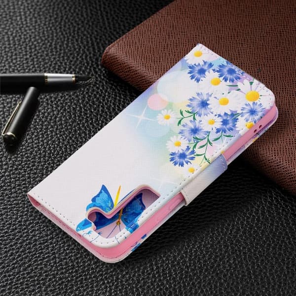 Wonderland Samsung Galaxy S22 Flippetui - Sommerfugl og Blomster Multicolor