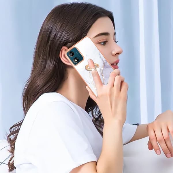 Marmormönstrat Motorola Moto E13 skal med ringhållare Vit