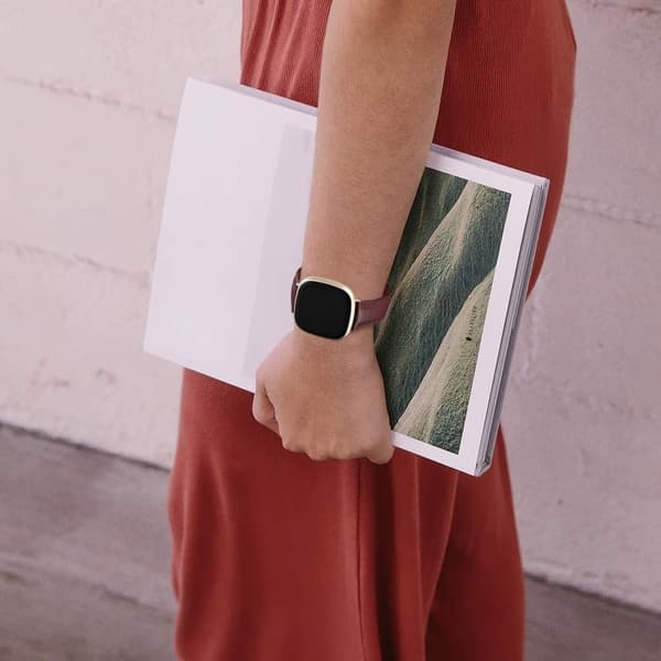 Fitbit Versa 4 / Fitbit Sense 2 Urrem Ægte okselæderarmbånd - Rødvin Red
