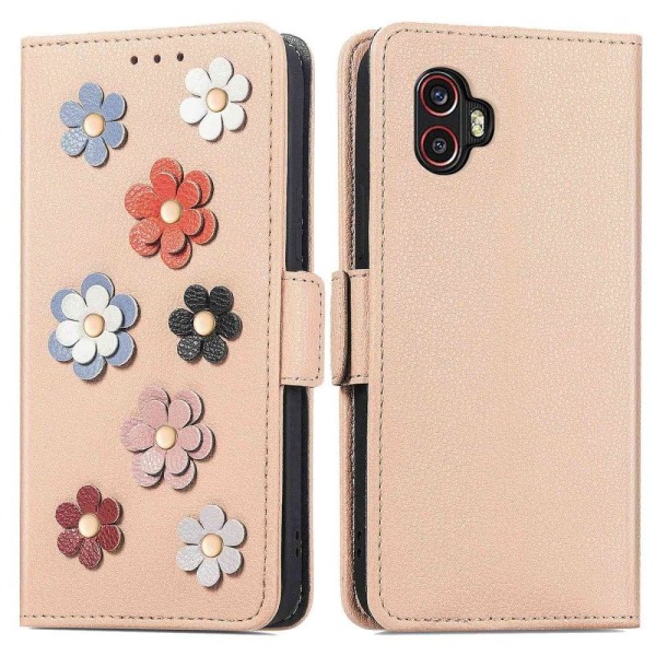 Blødt Samsung Galaxy Xcover 6 Pro læderetui med blomsterdekorati Brown