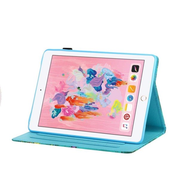 iPad 10.2 (2019) mønster læder flip etui - Farverig Sommerfugle Multicolor