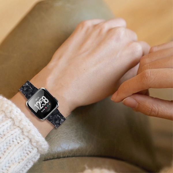 Fitbit Versa 2 / Versa Lite quick release urrem i resin - Skinnende Sort Black