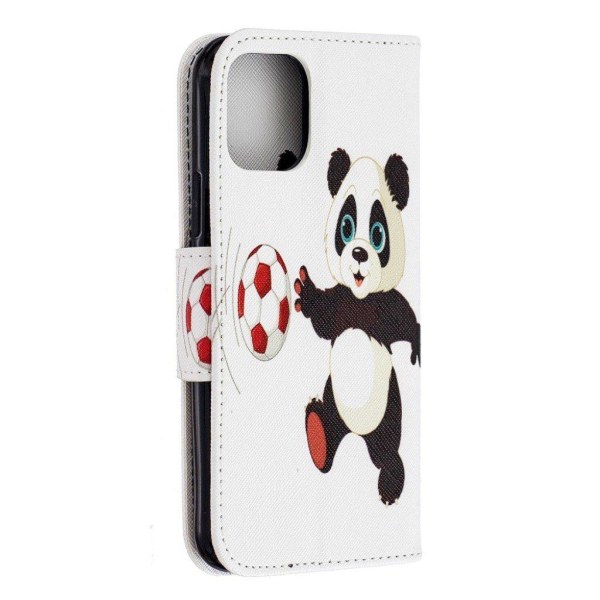 Wonderland iPhone 11 Pro flip etui - Panda Spiller Fodbold White