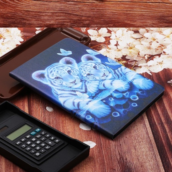 Lenovo Tab M10 flipfodral i läder med livfullt mönster - Två Tigrar Vit