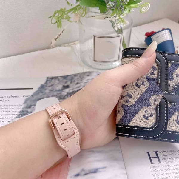 Apple Watch Series 8 (41mm) T-formad klockrem i äkta läder - Rosa Rosa