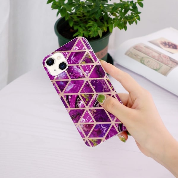 Marble iPhone 15 Etui - Electroplated Lilla Klinkekule Purple