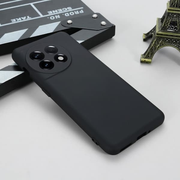 Matte Liquid silikone cover til OnePlus 11 - Sort Black