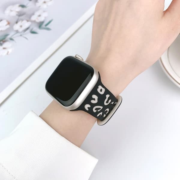 Apple Watch Series 41mm - 40mm - 38mm Leopard Silicone Strap - Black+Starlight Black