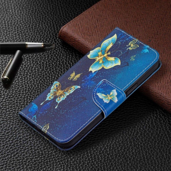 Wonderland iPhone 13 Pro Max flip etui - Gyldne Sommerfugle Blue