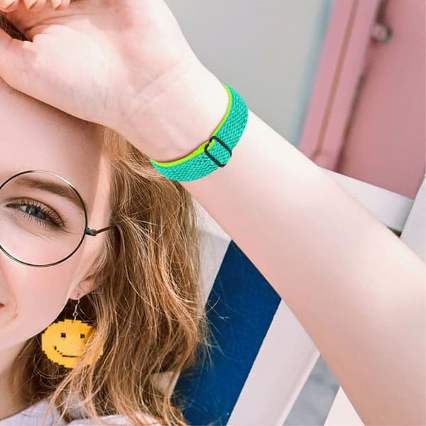 Fitbit Sense / Versa 3 elastisk klokkerem med justerbar spenne - Gulgrønn Green