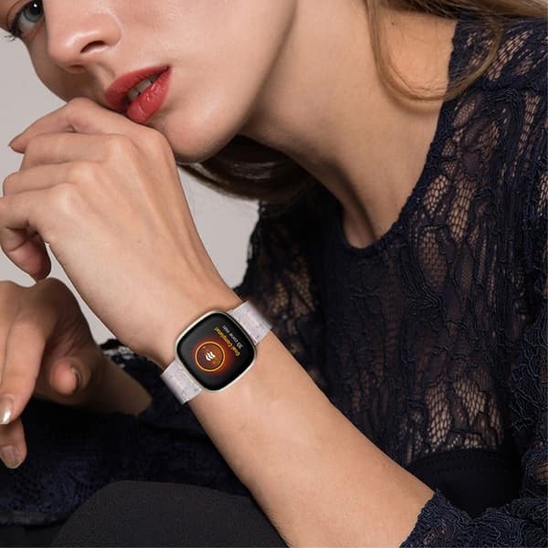 Fitbit Sense / Versa klokkerem i harpiksstil - Skjell Hvit White