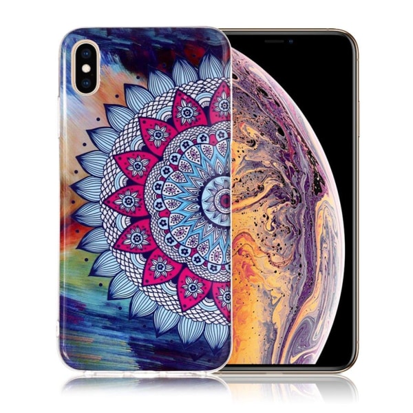 iPhone 9 Plus mobilskal silikon tryckmönster självlysande - Blom multifärg