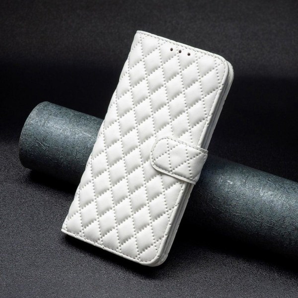 Rhombus pattern matte flip case for Motorola Moto G73 - White Vit