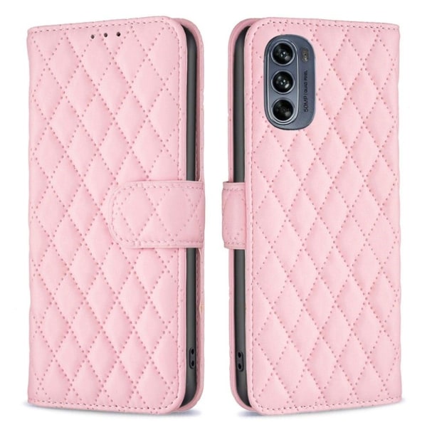 Rhombus pattern matte flip case for Motorola Moto G62 5G - Pink Pink