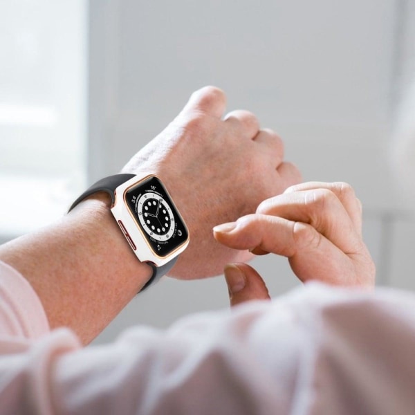 Apple Watch SE 2022 (44mm) cover og silikone cover med hærdet gl White