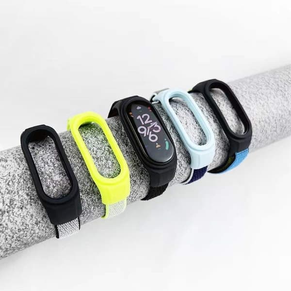 Xiaomi Mi Band 7 / 6 / 5 nylon urrem med silikone cover - Sort Black