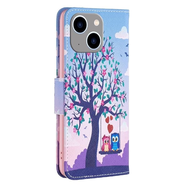 Wonderland iPhone 14 Plus flip kuoret - Kaksi Pöllöä Purple