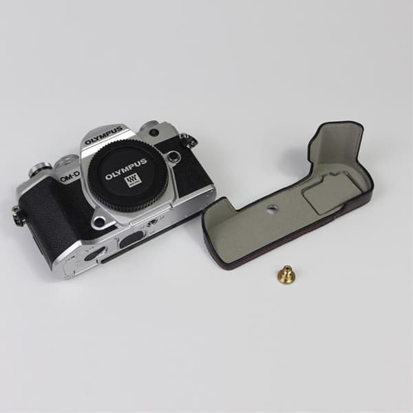 Olympus O-MD E-M5 Mark III slidstærkt halvlæderetui - Sort Black