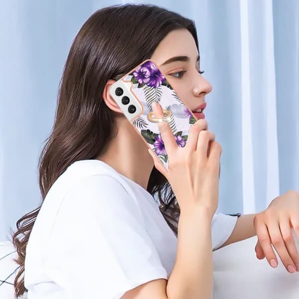 Marble Mønstret Cover med Ring Holder til Samsung Galaxy S22 Plus - Lilla Blomster Purple