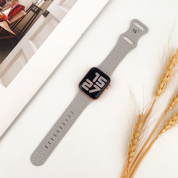 Apple Watch Series 41mm - 40mm - 38mm Universal Flexibel Rem Leopardmönster Klockarmband - Grå Silvergrå