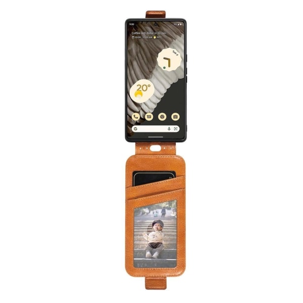 Vertical Flip Phone Fodral med Zipper till Google Pixel 7 Pro - Brun