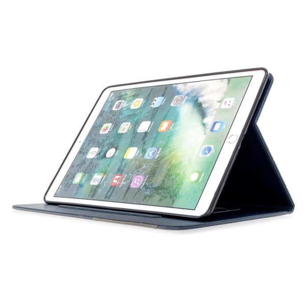 iPad 10.2 (2021) / (2020) / Air (2019) geometric pattern leather Blue