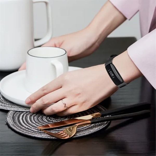 Fitbit Inspire 2 / Ace 2 urrem i okselæder med sort stik - Sort Black