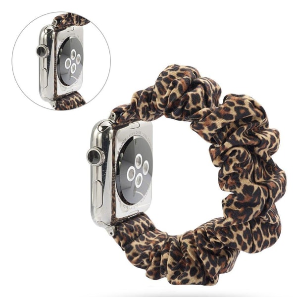 Apple Watch Series 5 44mm kangaskuvioinen kellonauha - Ruskea Leopardi Brown