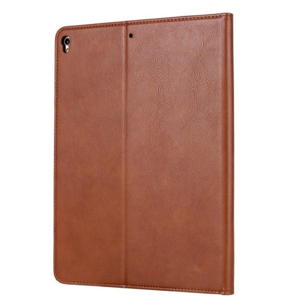 iPad 10.2 (2020) durable leather flip case - Brown Brown