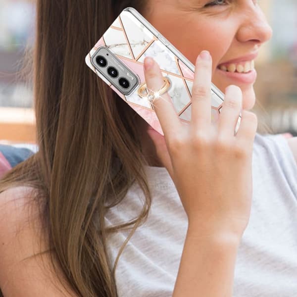 Marble Mønstret Deksel med Ring Holder til Motorola Edge 20 - Rosa / Hvit Pink