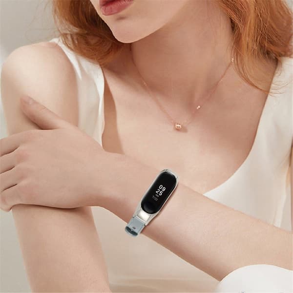 Xiaomi Mi Band 7 klockarmband i koskinnläder med silverfärgat hölje - Grå Silvergrå
