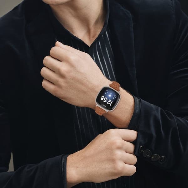 Fitbit Versa 3 / Sense Topplagsklokkerem i okselær med rombedesign - Brun Brown