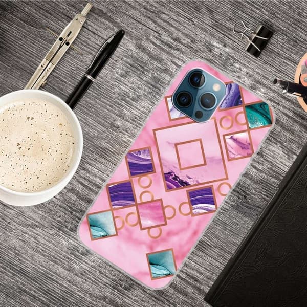 Marmormotiv iPhone 14 Pro Max skal - Ros I Diamantformade Former multifärg