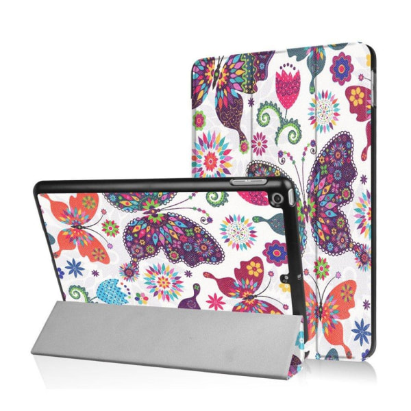 iPad (2017) mönster läderfodral - Fjärilar & blommor multifärg