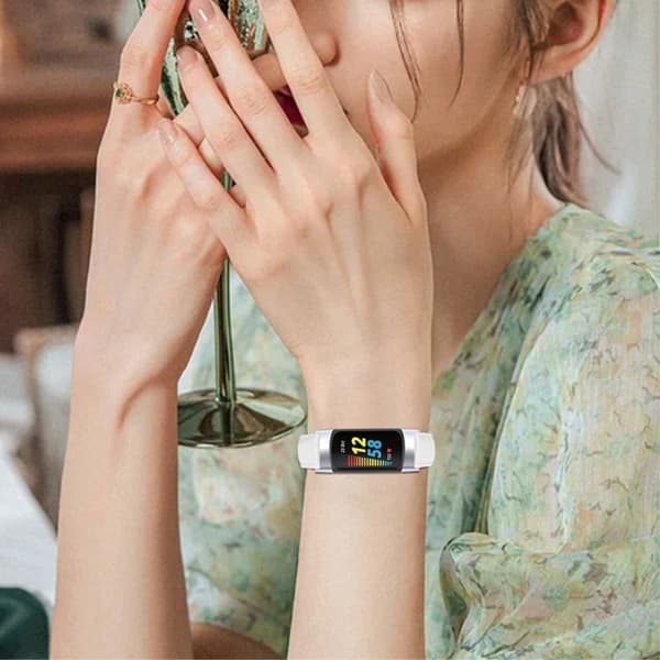 Fitbit Charge 5 klockarmband i äkta läder med krokodilstruktur - Vit Vit