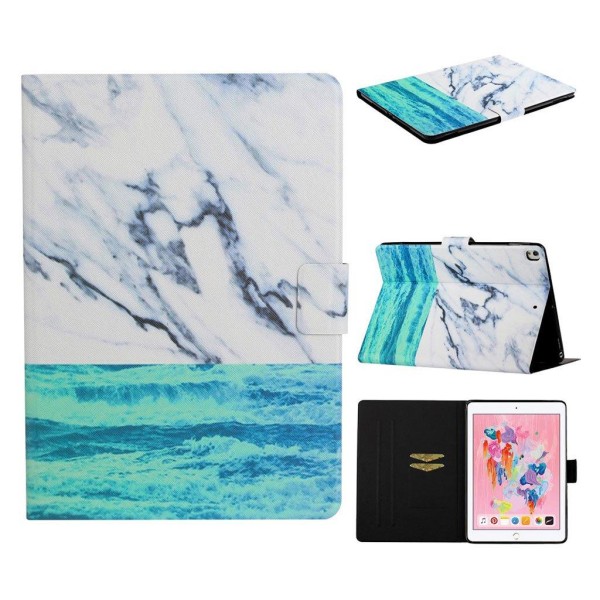 iPad 10.2 (2019) Stilfuldt mønster læder flip etui - Gletscher Multicolor