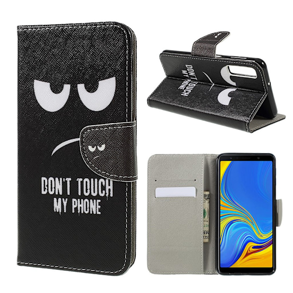 Samsung Galaxy A7 (2018) mobiletui i kunstlæder med Cross tekstur og pung - "Dont Touch My Phone" Multicolor