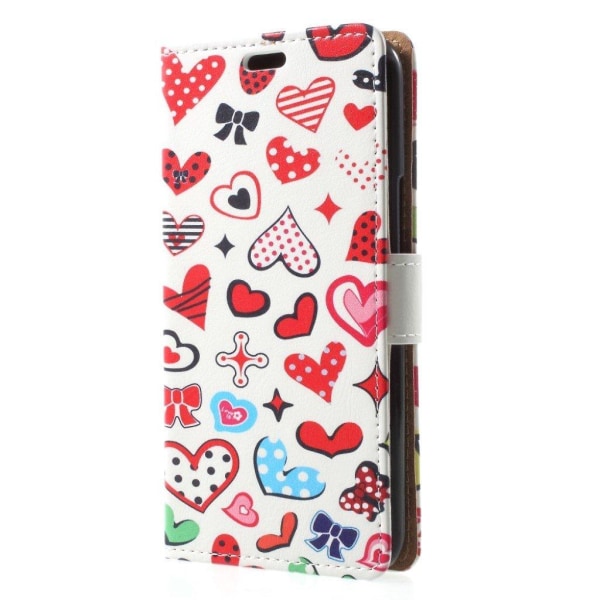 HTC U11 Life ainutlaatuinen suojakotelo - Värikkäät sydämet Multicolor