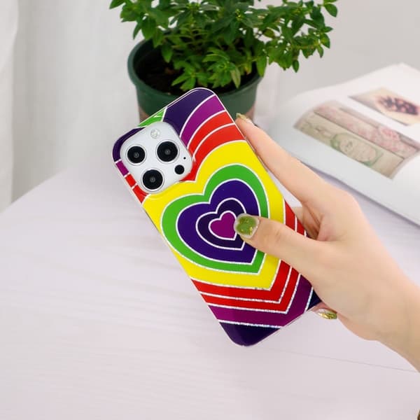 Marble iPhone 15 Pro Suojakotelo - Electroplated Heart Multicolor