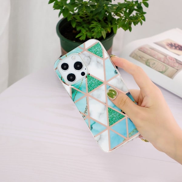 Marble iPhone 15 Pro Max Etui - Electroplated Green / Hvid Marmor Green