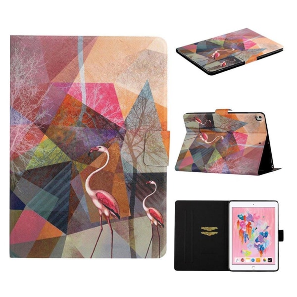 iPad 10.2 (2019) stylish pattern leather flip case - Flamingo multifärg