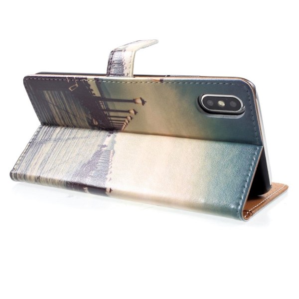 iPhone Xs Max flip cover i mønstret læder - Dock At Sunset Multicolor