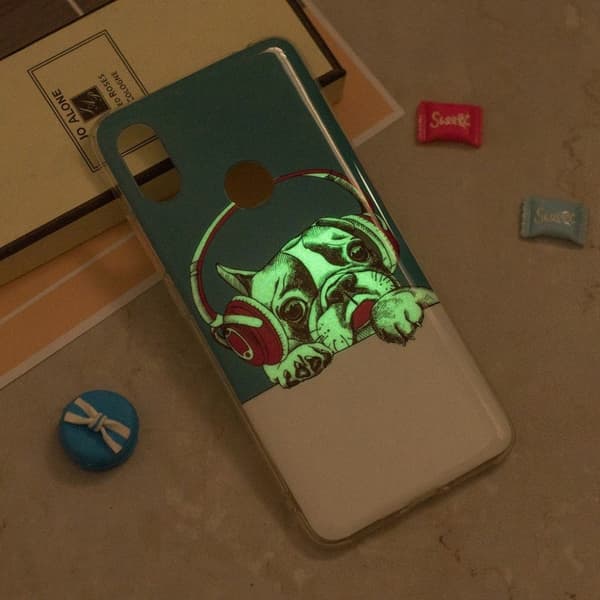 Xiaomi Redmi S2 mobilskal silikon självlysande - Mops bär hörlurar multifärg