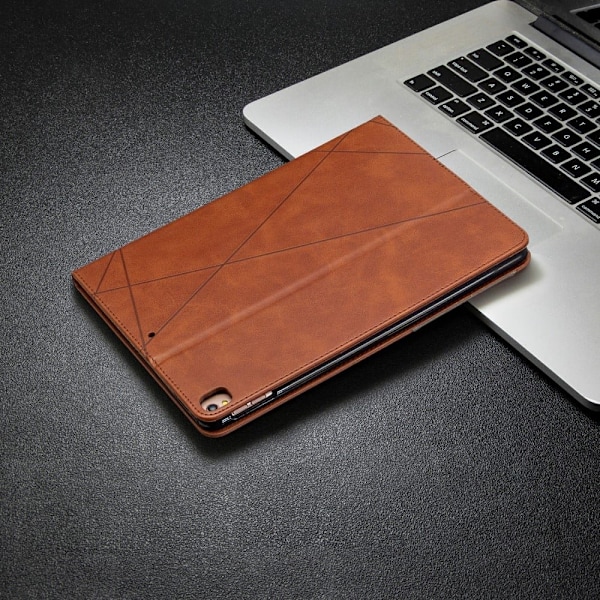 iPad 10.2 (2021) / (2020) / Air (2019) geometrinen kuvio nahkainen flip case - Kahvi Brown