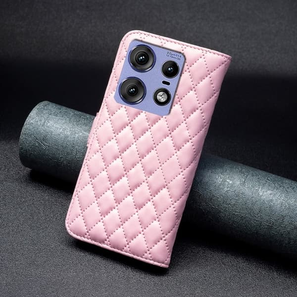 Rombemønster, matt flip-deksel for Motorola Edge 50 Pro - Rosa Pink